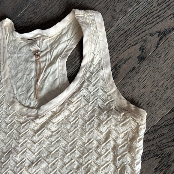 Cream Sleeveless Knit Tank Top with Textured Design - Picture 9 of 13